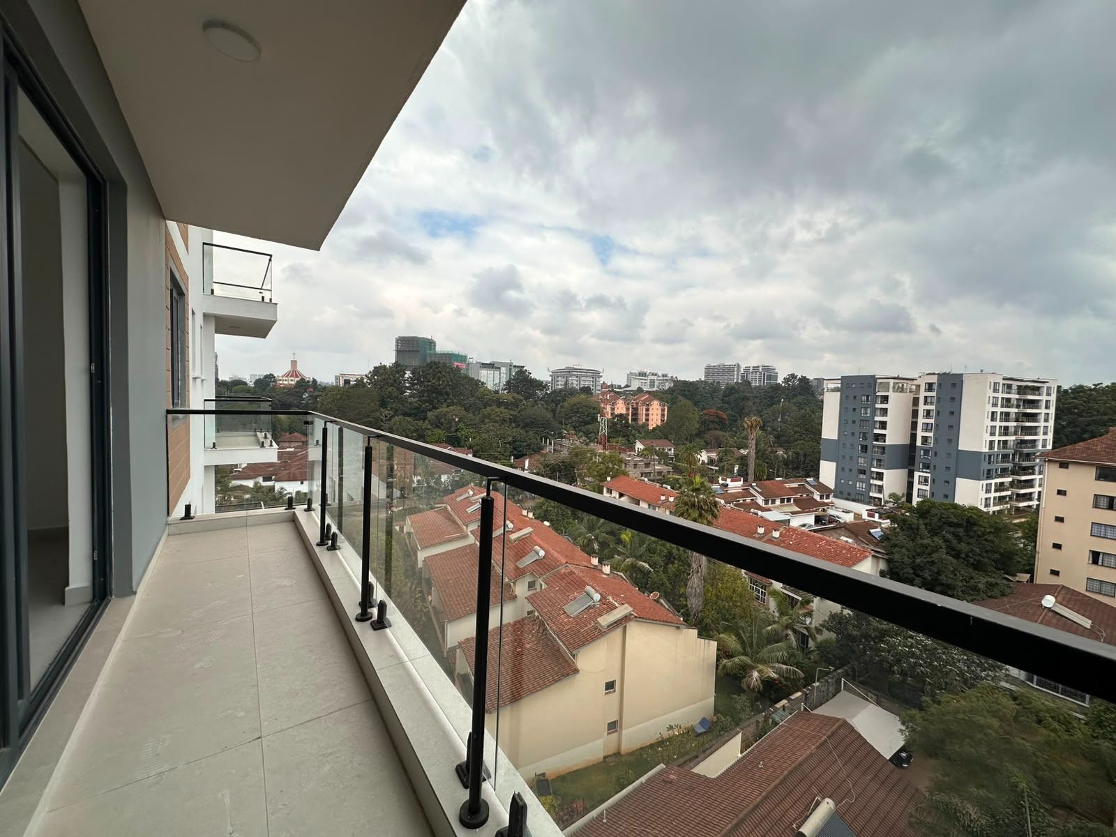 EXQUISITE 3 BEDROOM ALL ENSUITE PLUS DSQ FOR RENT IN WESTLANDS - BROOKSIDE DRIVE