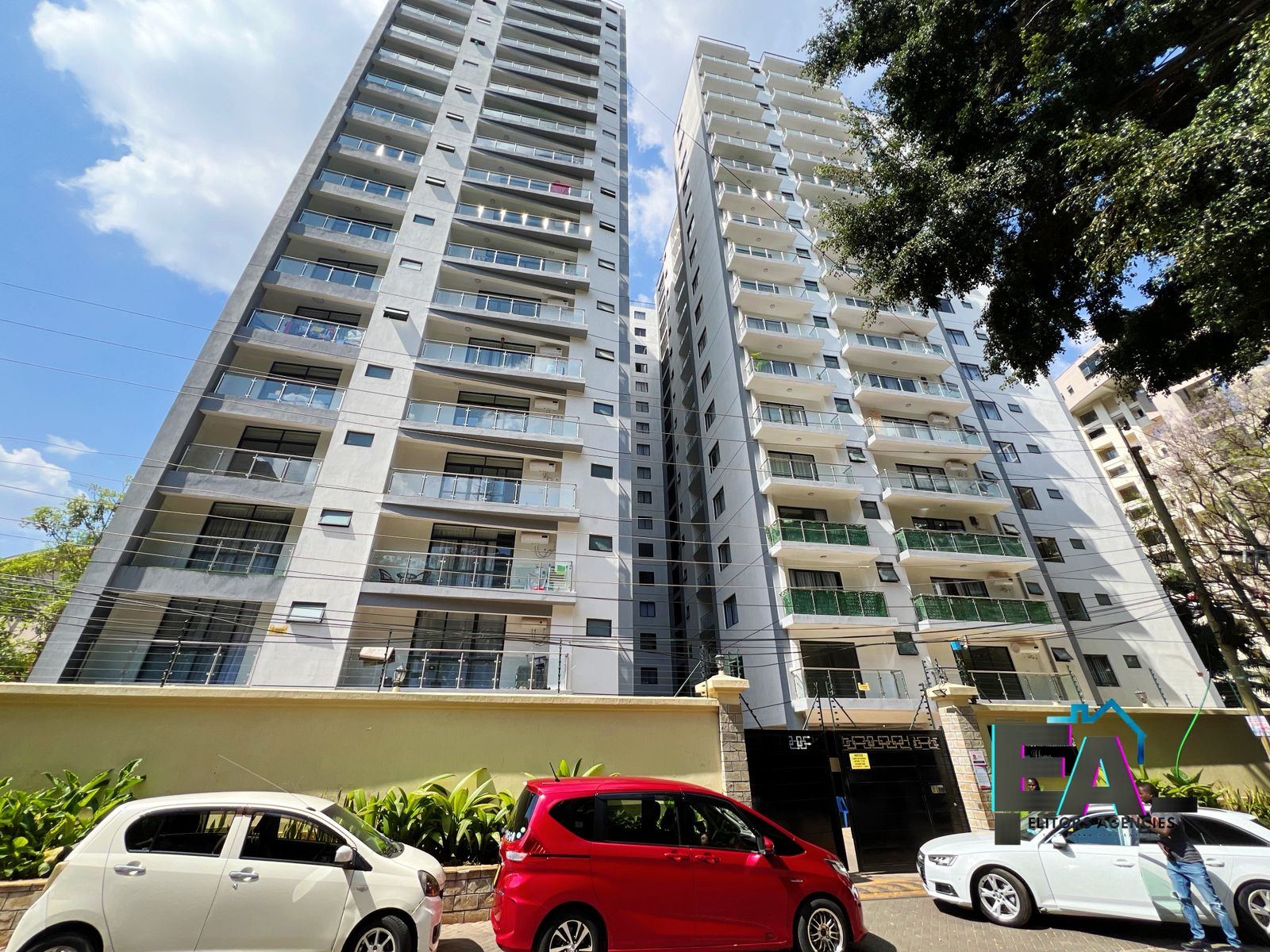 MODERN 3 BEDROOM 2 ENSUITE (3 BATHROOMS) FOR RENT IN RIVERSIDE NEAR RIVERSIDE SQUARE