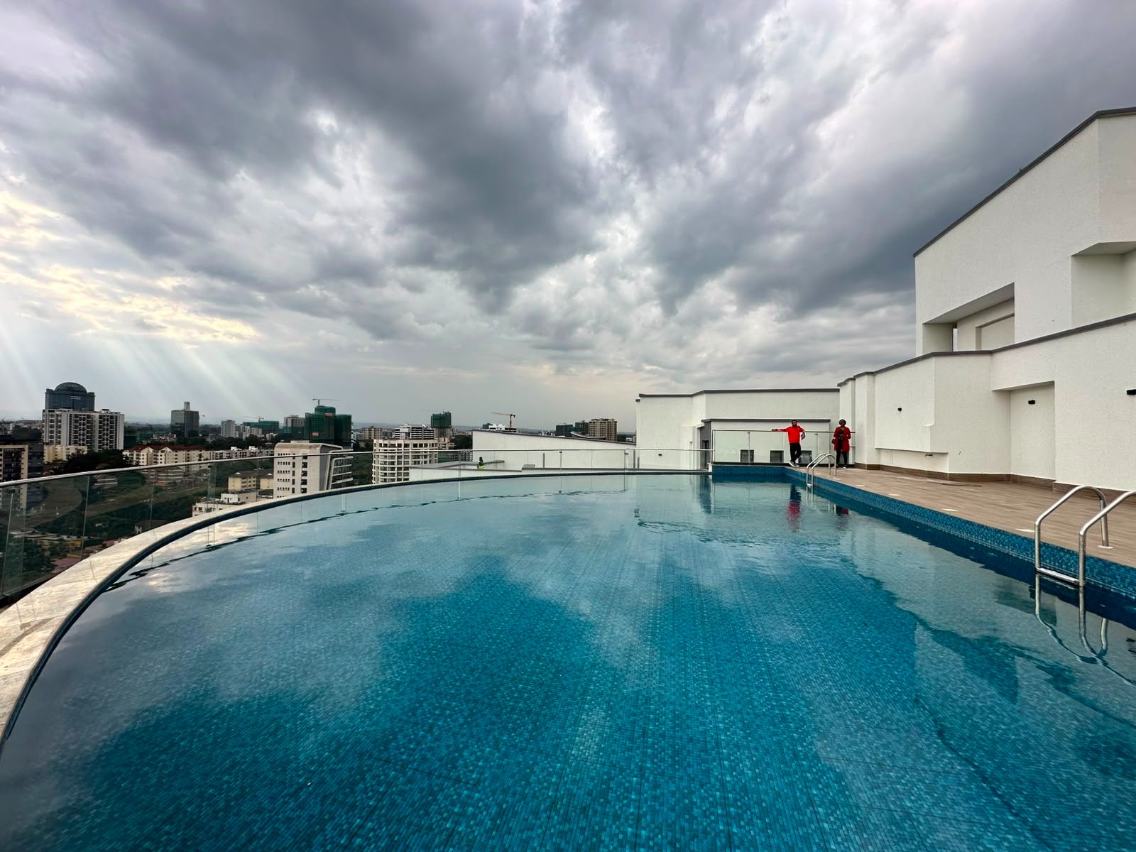 EXQUISITE 4 BEDROOM 2 ENSUITE PLUS DSQ FOR RENT IN RIVERSIDE ALONG RIVERSIDE DRIVE WITH AN INFINITY SWIMMING POOL