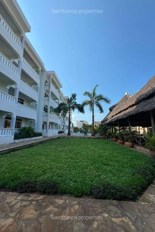 1 Bed Apartment with En Suite at Serena Road